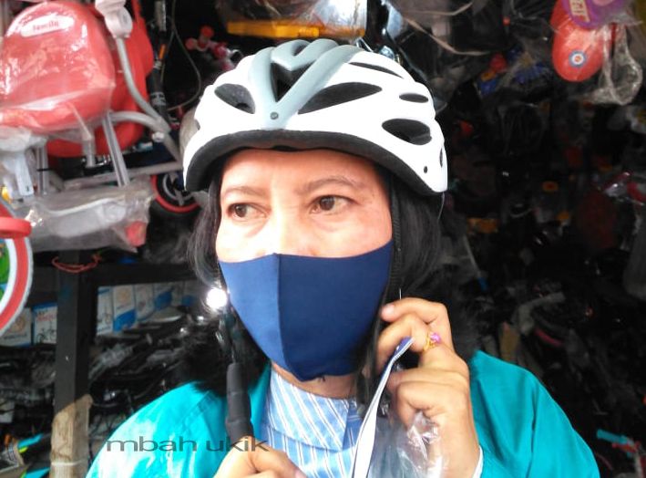 Beli dan gunakan helm yang bagus. Dokpri