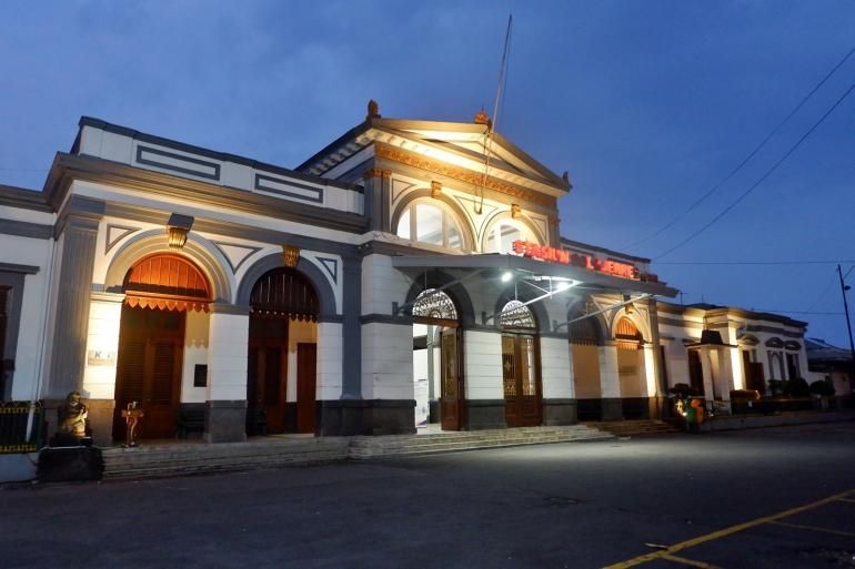 Bagian depan Stasiun Solo Jebres. (Foto: Dokumentasi Pribadi/Kompasianer Ikrom Zain)