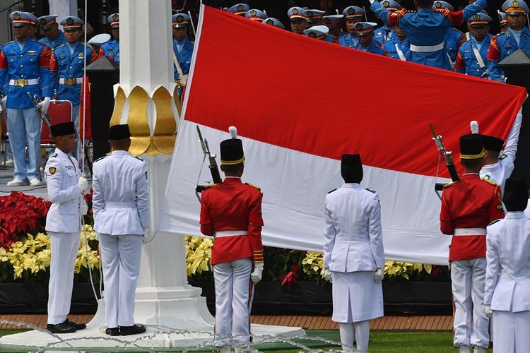 Upacara Bendera sebagai Cara Menanamkan Nasionalisme. | Kompas