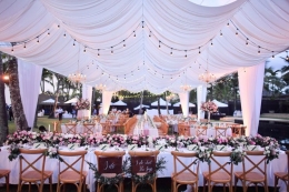 Pesta pernikahan berkonsep outdoor party (Sumber: SHUTTERSTOCK MAMBOGRAPHER via travel.kompas.com)