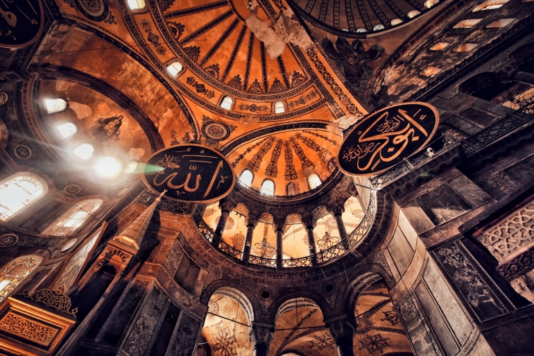 Menelaah Manusia dalam Perspektif Islam (unsplash/abdullah-oguk)