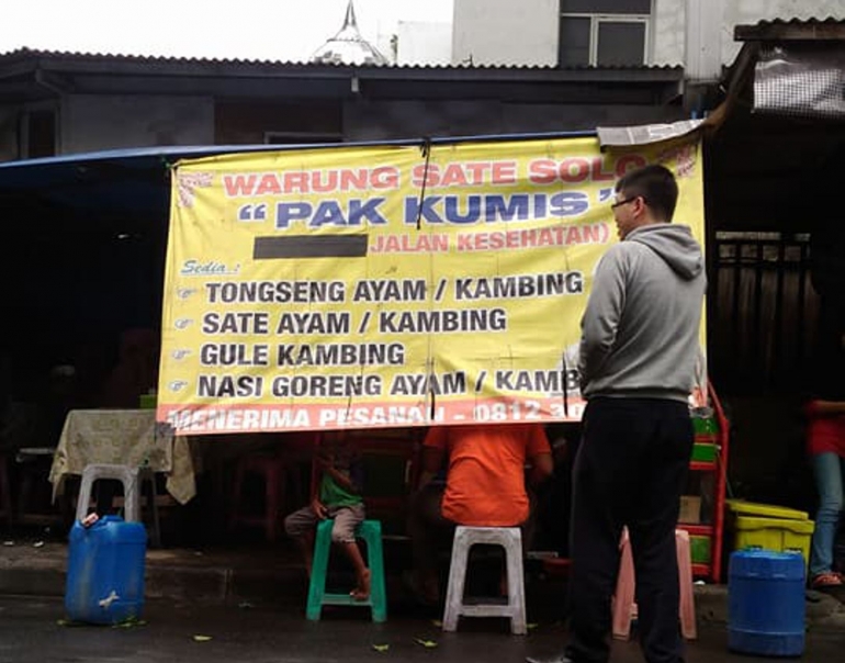 Warung Sate Solo pak Kumis. Dokpri.