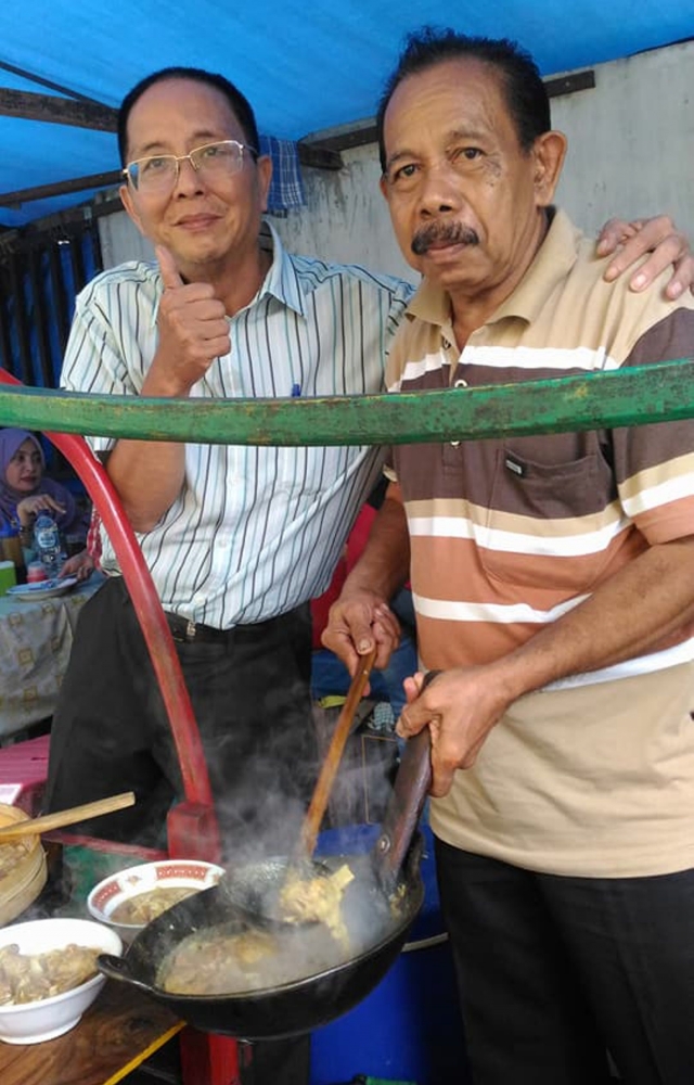 Warung Sate Solo pak Kumis. Dokpri.