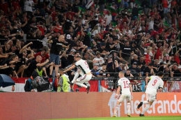 Salah satu pemain Hongaria melakukan selebrasi seusai timnya mencetak gol. (https://instagram.com/mlsztv)