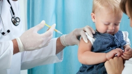 Kenali Dampak dan Cara Imunisasi Vaksin untuk Anak (foto dari klikdokter.com)