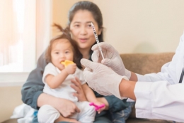 Kenali Dampak dan Cara Imunisasi Vaksin untuk Anak (foto dari shutterstock via health.kompas.com)