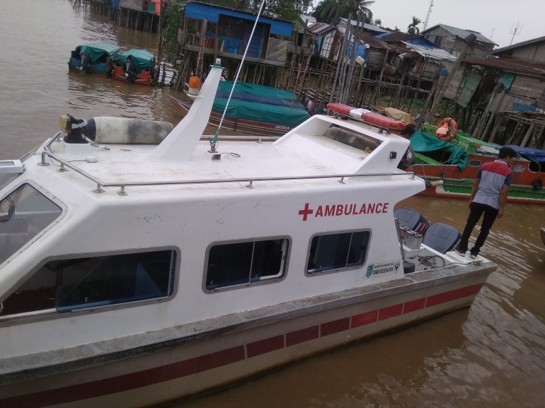 Ambulance air, transportasi yang digunakan tim ekspedisi Dinkes Inhil. (Foto : Elvidayanty/dok. Dinkes Inhil)