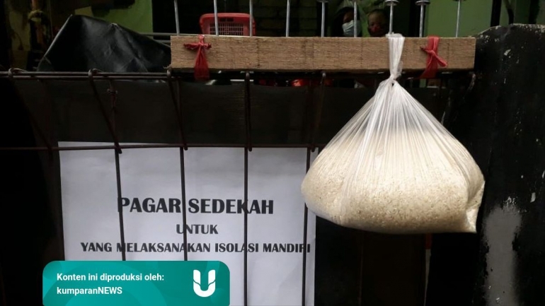 Bantuan sembako untuk warga yang tengah menjalani isolasi mandiri/Foto: Kumparan.com