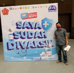 Vaksinasi pertama penulis di JI Expo Kemayoran Jakarta. Foto: dokpri