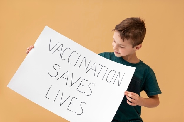 Ilustrasi vaksinasi COVID-19 untuk anak (sumber foto: freepik)