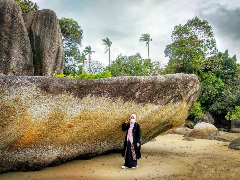 Ilustrasi foto di bawah batu ikan pari. (Dokumentasi pribadi)