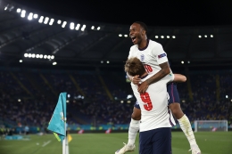 Selebrasi gol Harry Kane dan Raheem Sterling untuk Timnas Inggris . Sumber: UEFA Euro 2020