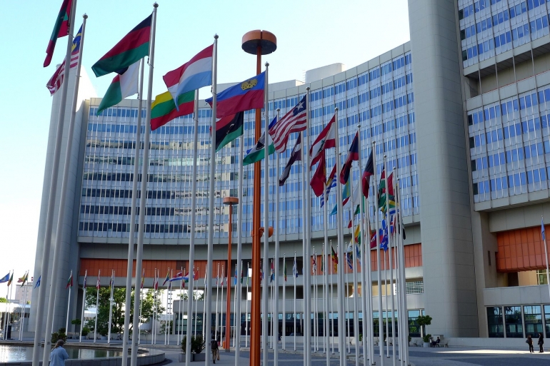 Foto kantor PBB oleh 995645 dari pixabay.com