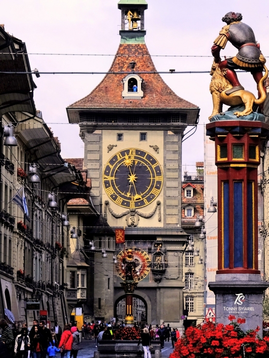 Zytglogge, salah satu landmark kota Bern dilihat dari Kramgasse. Sumber: koleksi pribadi