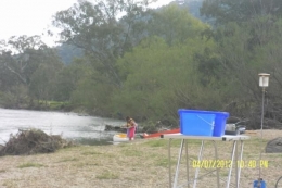 dipinggir sungai dengan kayak(dok pribadi)