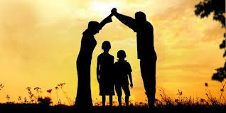 Keluarga yang bahagia akan menumbuhkan anak-anak yang juga bahagia (Gambar : dream.co.id)