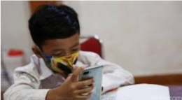 Ilustrasi tentang berjuang hidup di tengah pandemi dan perjuangan anak untuk tetap belajar | Dokumen diambil dari: news.detik.com