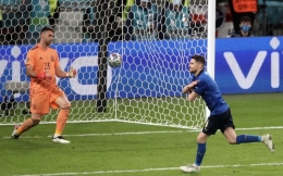 Selebrasi Jorginho usai cetak gol penalti/uefa.com