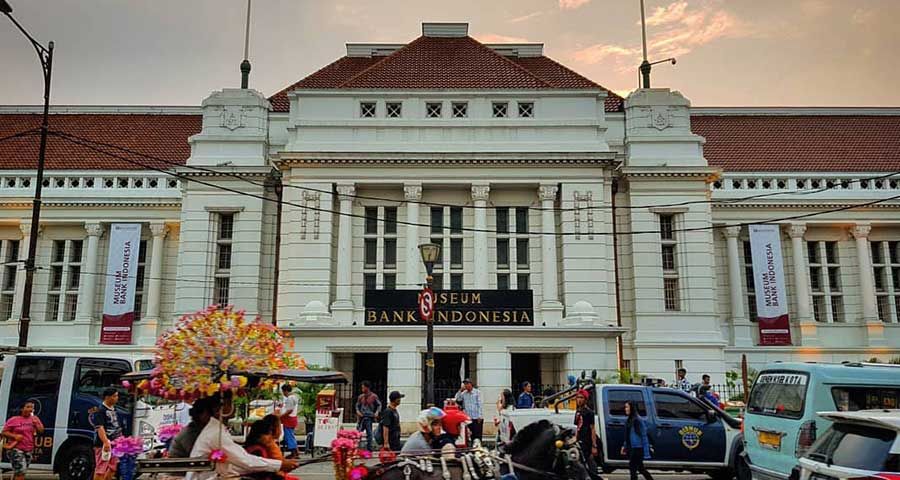 Bank Indonesia Antara De Javasche Bank Dan Cagar Budaya Halaman 1 ...