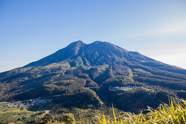 keindahan gunung Lawu (sumber: kompas.com)