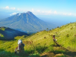 keindahan gunung Merbabu (sumber: kompasiana.com)