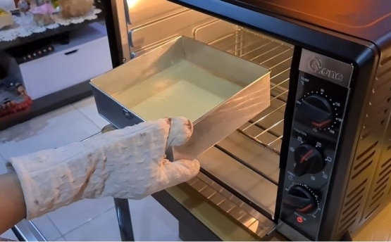 Proses Pemanggangan Kue Lapis Legit Bangka | Koleksi Foto Dapoer Om Iffat