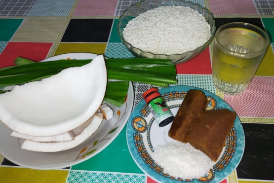 Bahan membuat lupis | Foto: Siti Nazarotin