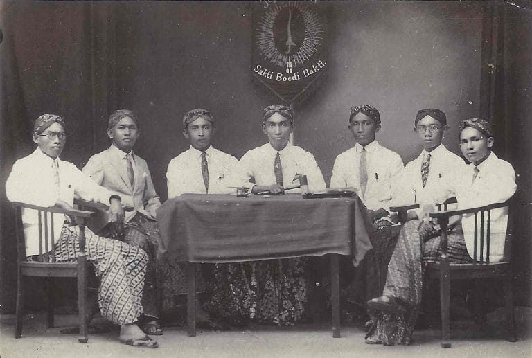 Para anggota dari Jong Java (sumber: museumsumpahpemuda.kemdikbud.go.id)