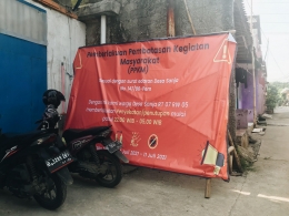  Pemberlakuan Pembatasan Kegiatan Masyarakat (PPKM) diterapkan oleh Desa Sanja RT 07 RW 05 Citeureup, Bogor, Jawa Barat (4/7/2021) | Penulis : Isqi