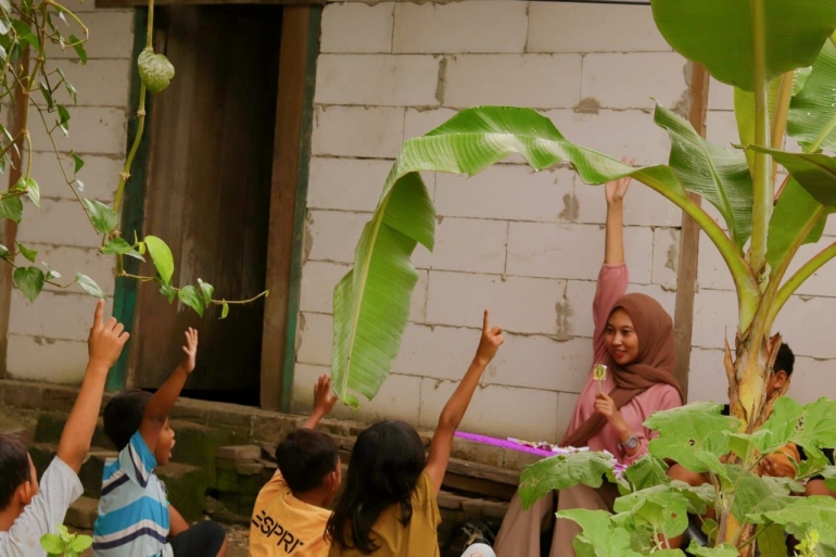 PMM 01 UMM Mengajar di  Rumah  Belajar  Desa  Ngrejeng  PMM 01 UMM Mengajar di  Rumah  Belajar  Desa  Ngrejeng