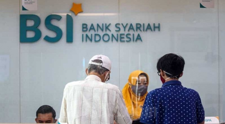 Layanan Transaksi Nasabah Bank Syariah (Sumber Gambar: Bisnis)