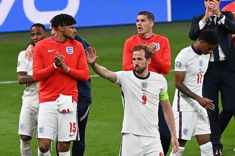 Inggris gagal raih juara Euro 2020 di rumah sendiri setelah tunduk lewat adu penalti dengan Italia. Sumber foto: AFP/FACUNDO ARRIZABALAGA via Kompas.com