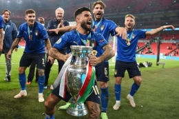 Lorenzo Insigne dkk merayakan gelar juara Euro 2020. Italia tampil sebagai juara Piala Eropa usai mengalahkan Inggris lewat adu penalti 3-2 (1-1) di Stadion Wembley, Senin (12/7) | Foto: Reuters