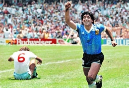 Maradona merayakan gol kedua di Piala Dunia 1986. Sumber: Dani Yako / wikimedia