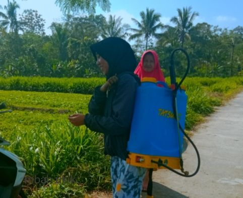 Tetap tersenyum walau berat. Dokumen pribadi.