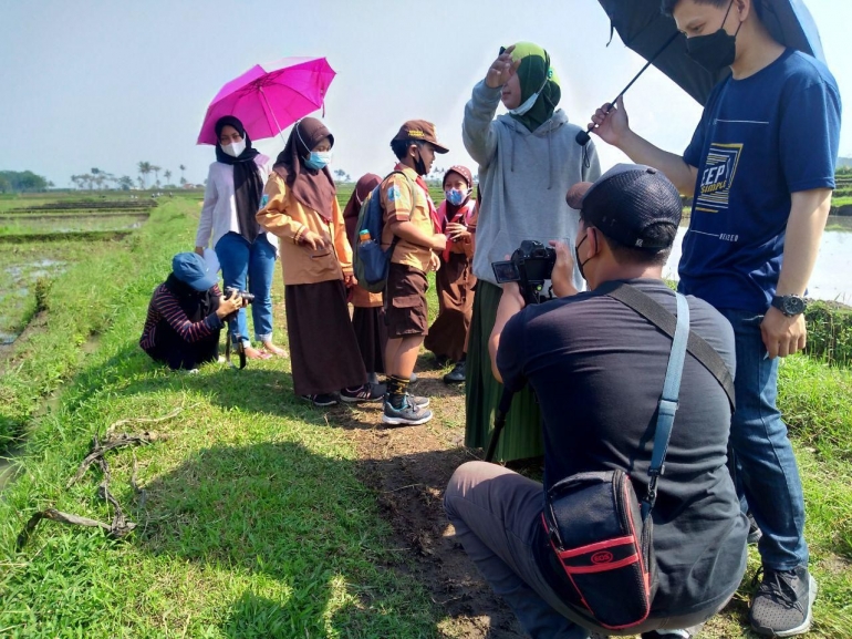 Proses shooting di sawah Dusun Krajan (dokpri)