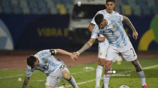 De Paul (kanan) tampil oke di Copa America 2021. Sumber: AFP/Nelson Almeida/via Tribunnews.com