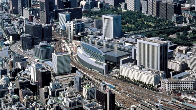 www.vinoly.com - Tokyo International Forum, terletak di Chiyoda, pusat metropolitan Tokyo, SCBD dengan bangunan2 pencakar langit serta desain2 futuristik nya .....