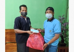 Pemberian bantuan 100o masker kepada perwakilan warga desa Maindu