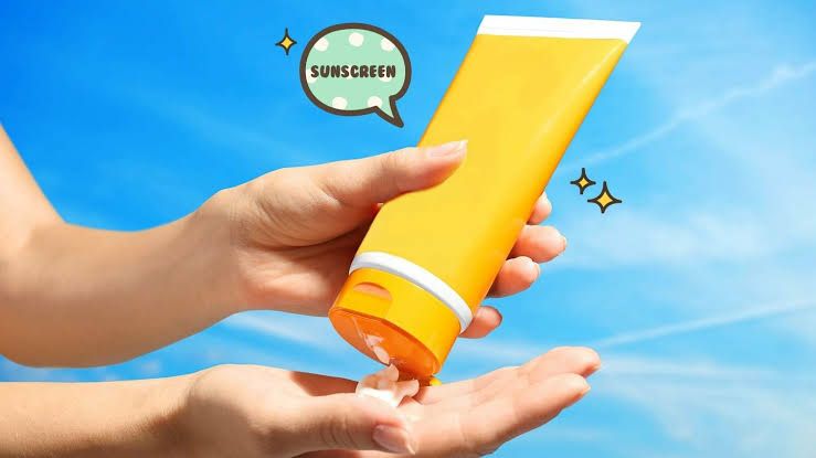 Ilustrasi pengaplikasian sunscreen (sumber: orami.co.id)