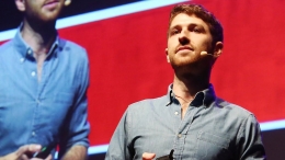 Tristan Harris ketika mengisi acara TEDxBrussels 2014. Sumber: Google Image (youtube.com)