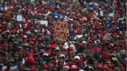Protes anti-Zuma di 2017. (Mujahid Safodien/Getty Images)