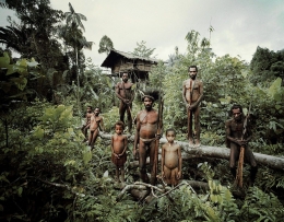 Masyarakat Korowai (Photo:Survival Internasional)