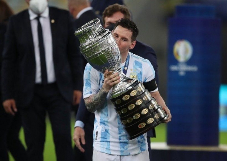 Messi yang pecah telur (sumber: bola.net))