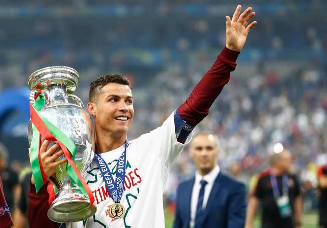 Ronaldo dan Euro (sumber: detik.com)