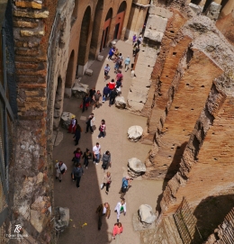Salah satu lorong di lantai dasar Colosseum. Sumber: koleksi pribadi