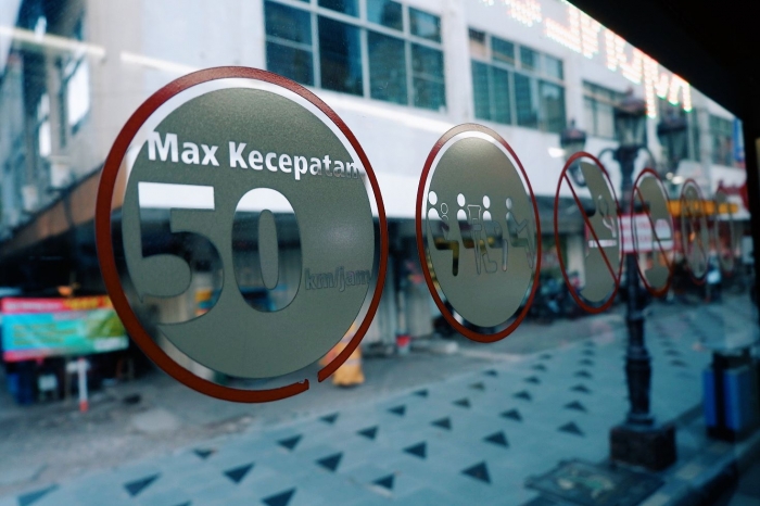 Kecepatan bus dibatasi maksimal 50 km/jam. Dokumen Pribadi