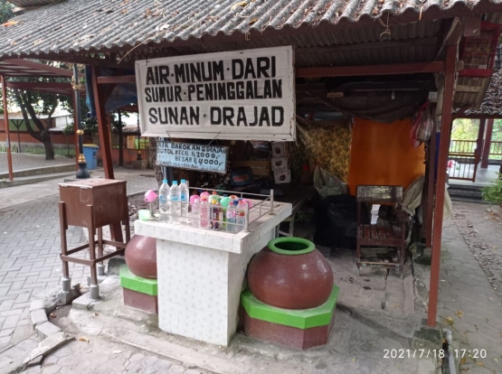 Ada sumur alam peninggalan Sunan Drajat (dokpri)