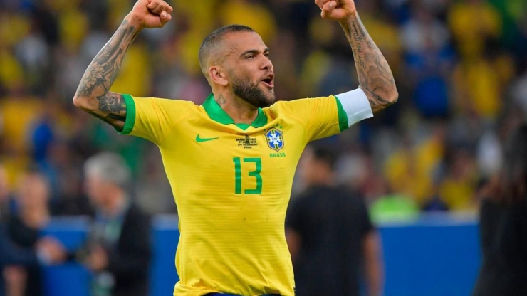 Dani Alves (Gambar: archysport.com)