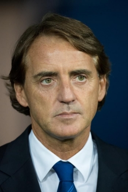 Roberto Mancini, pelatih Timnas Italia. Sumber gambar: https://commons.wikimedia.org/wiki/File:Mancini_2017.jpg 